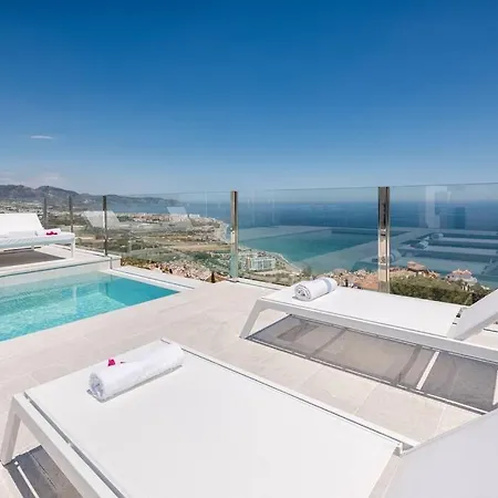 De Lujo. Infinity Pool Y Vista 360º De Nerja